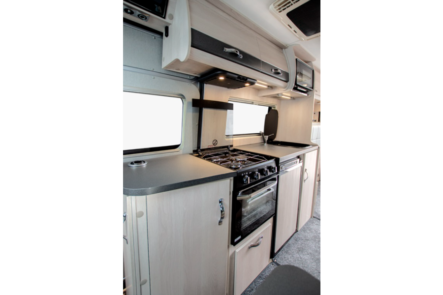 Auto-Sleeper Fairford Plus - Dutch Bull Campers - 2