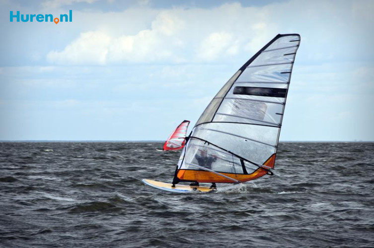 Surfplank en zeil - Huren.nl - 2