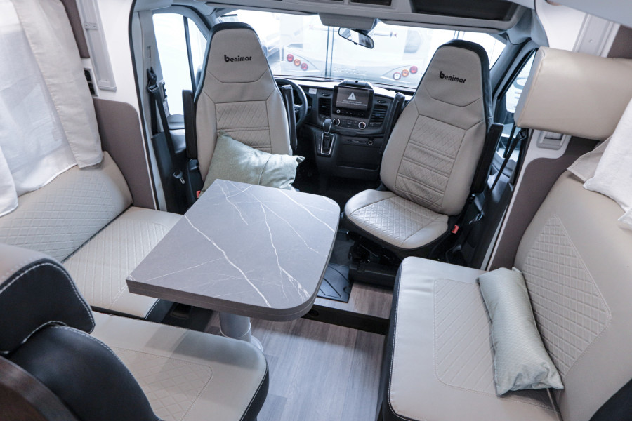 Automaat - Benimar Cocoon 496 - Camperverhuur aan de Vecht - 4