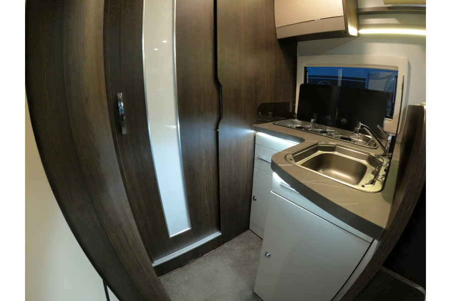 Automaat - Benimar Cocoon 496 - Camperverhuur aan de Vecht - 6