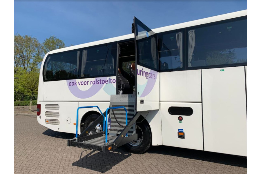 Rolstoeltouringcar - deBusSpecialist - deLimoSpecialist - 1
