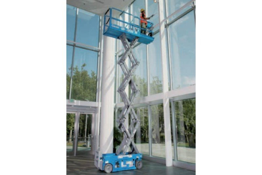 Schaarhoogwerker elektrisch - 14,00 meter - De Visser Verhuur - 1