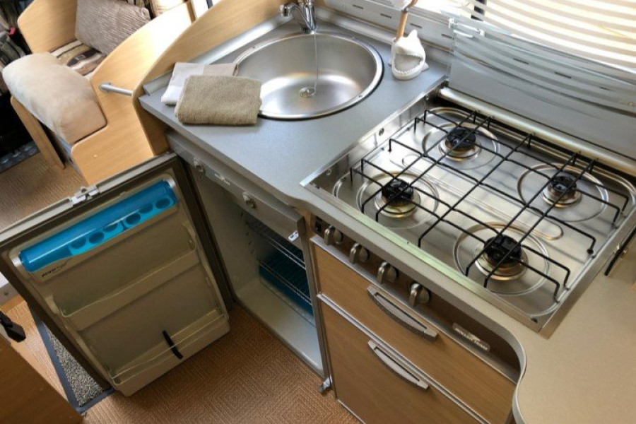 Half-integraal camper - Ikwileencamperhuren.com - 1