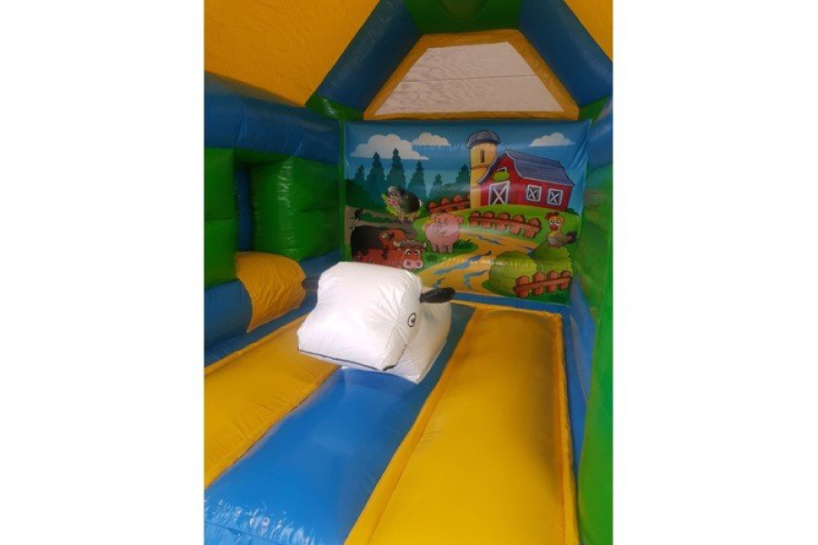 Springkussen overdekt | Boerderij - Yvons springkussenverhuur - 1