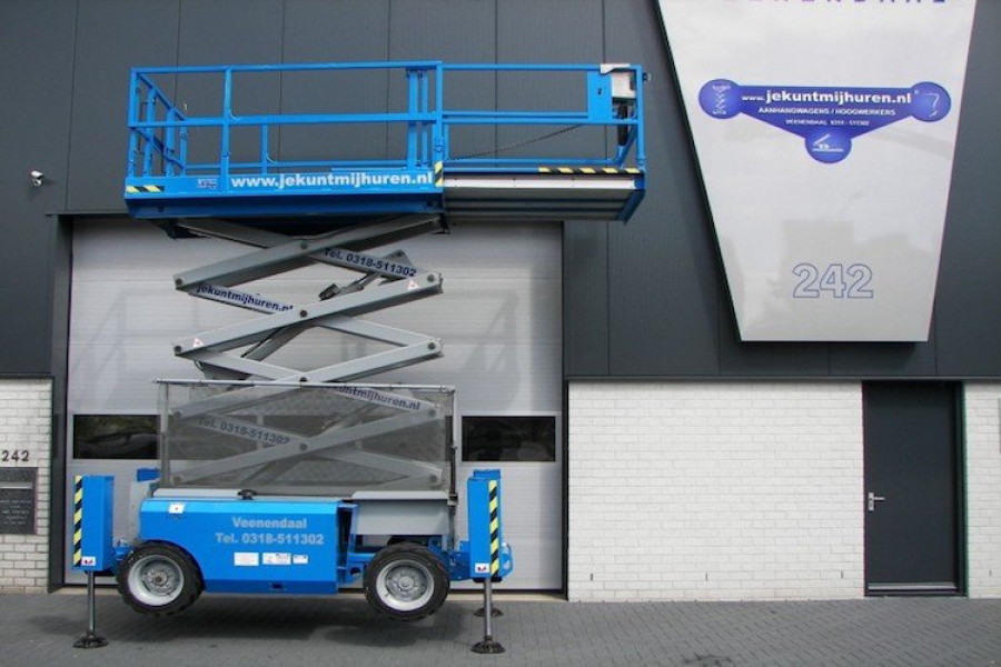 Schaarhoogwerker diesel | v.a. 10 meter - Jekuntmijhuren.nl - 1