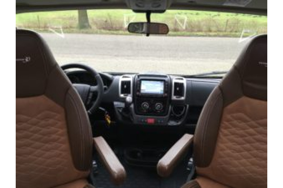 Half-integraal camper | Bürstner Travel Van - Camper-te-huur - 1