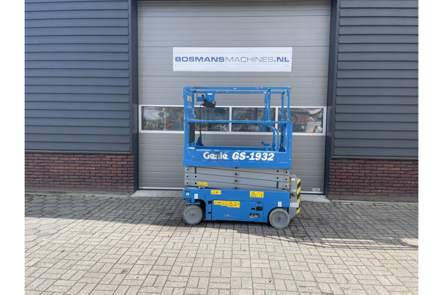 Schaarhoogwerker | 7,8m - Bosmans Machines B.V. verhuur - verkoop - 1