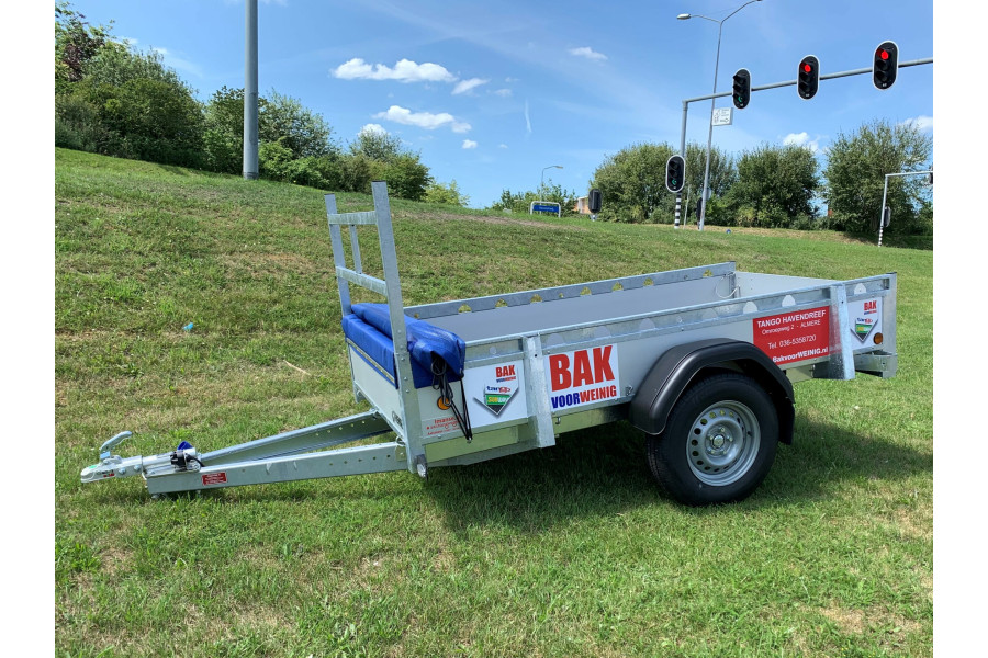 Open aanhanger | Ongeremd - Tango Carwash & aanhangwagenverhuur Havendreef - 1