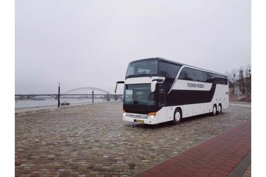 Dubbeldekker touringcar - 82 Pers - Toonen reizen - 1