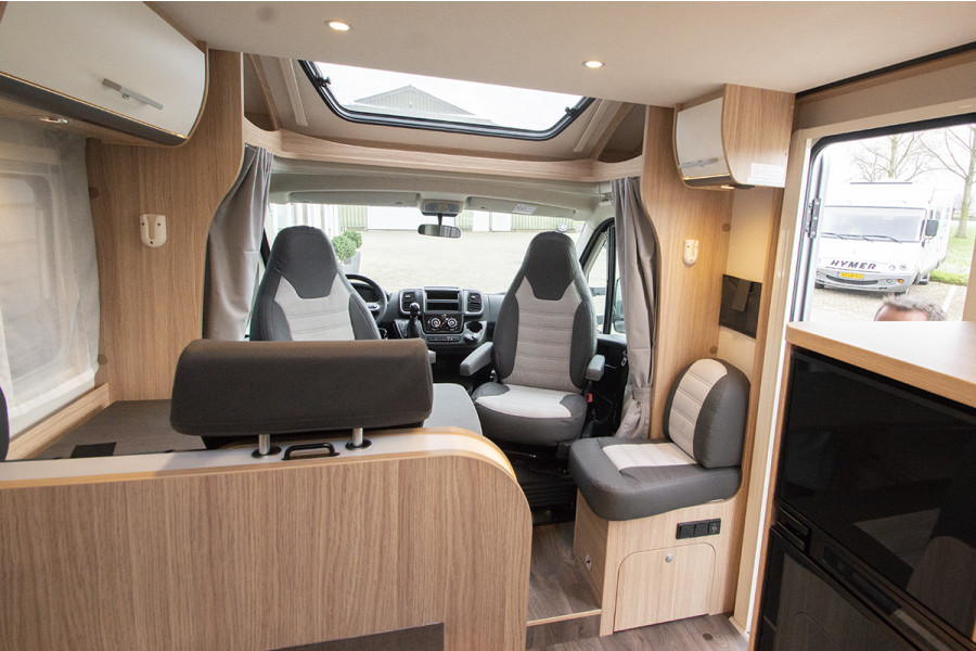 Camper 4 persoons - Campers & Cars - 3