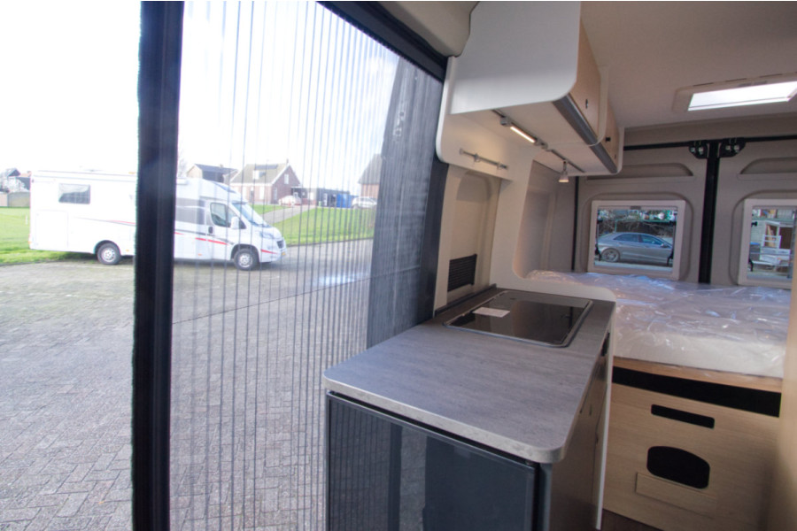 Buscamper Sunlight Cliff 600 - Campers & Cars - 13