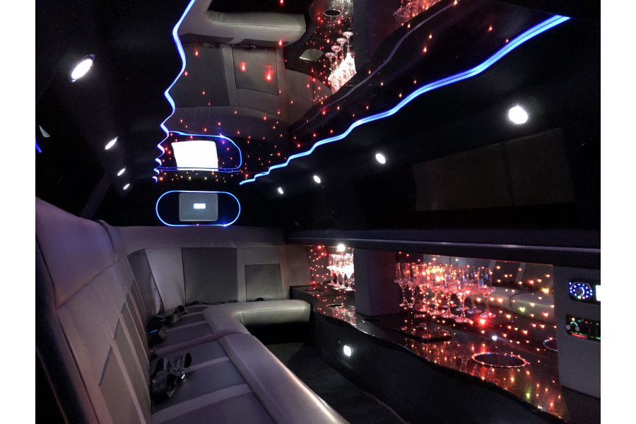 Chrysler Limousine wit - deBusSpecialist - deLimoSpecialist - 5