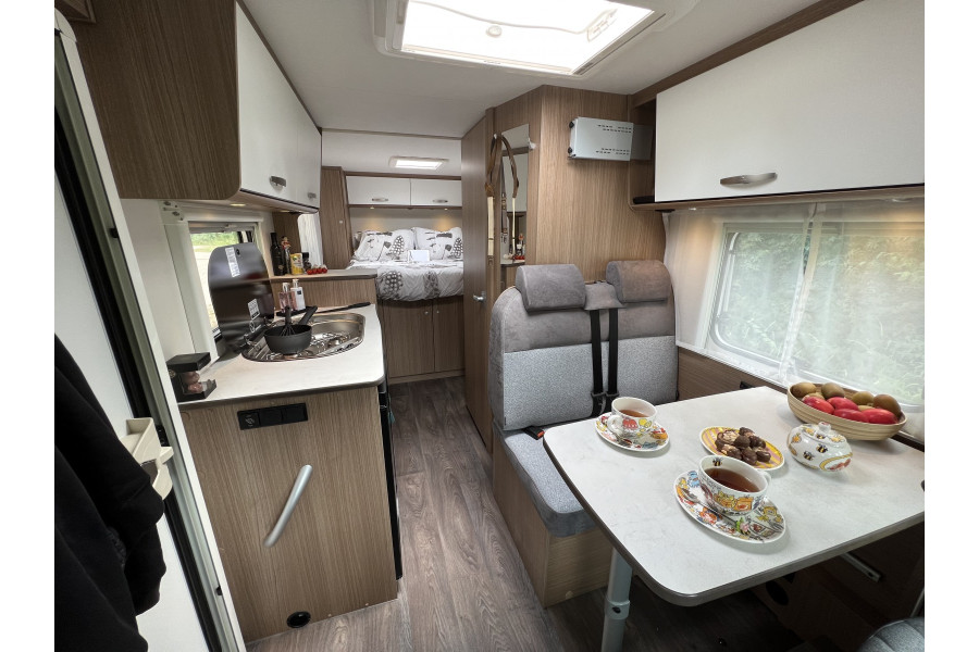 Half-integraal camper - JH Camperverhuur - 6