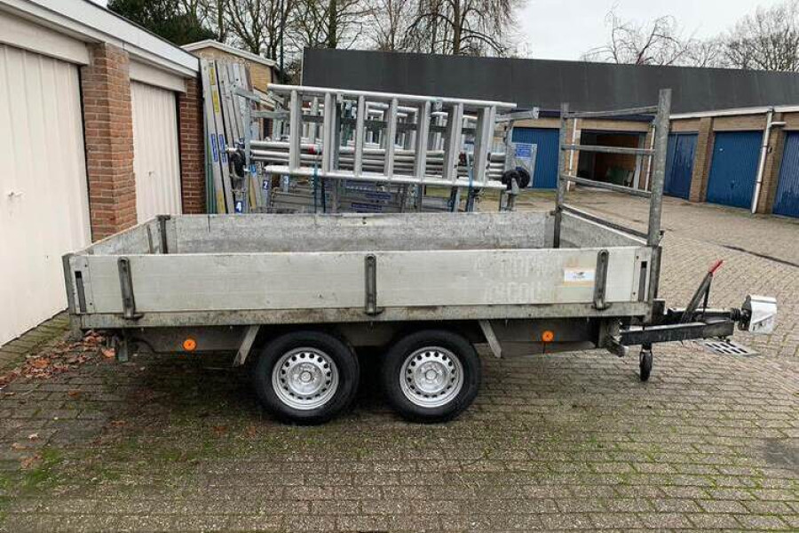 3 Zijdige kiepaanhanger - Brouwer Steiger Verhuur - 1