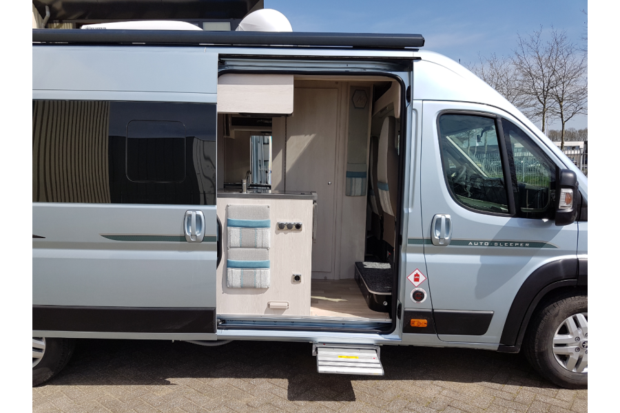 Auto-Sleeper Warwick XL-4 - Dutch Bull Campers - 1