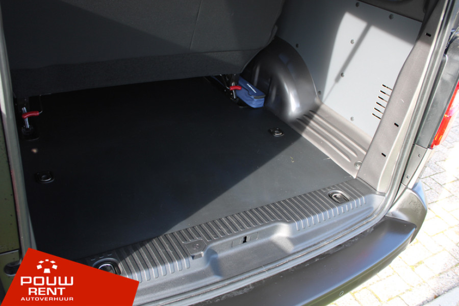 Personenbus 9 persoons met extra laadruimte - Pouw Rent Groningen - 4