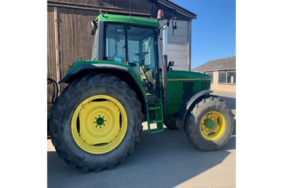 Tractor | 100 PK - C. Sinke BV - zijaanzicht