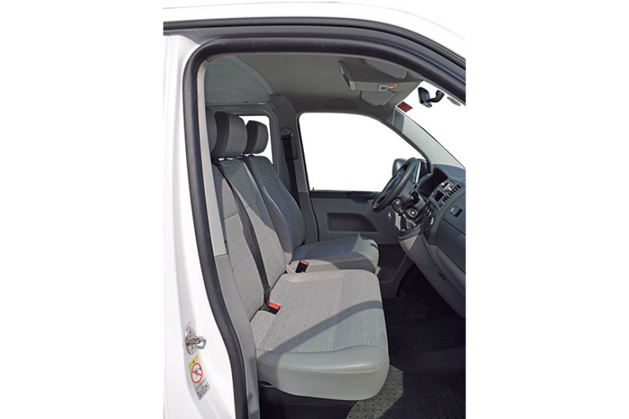 9 persoons busje - Kuperus Autoverhuur - voorbank