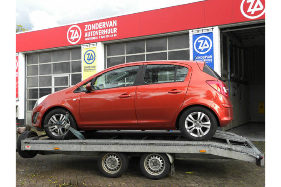 Autotransporter | Auto ambulance - Zondervan Autoverhuur Oosterbeek - 1