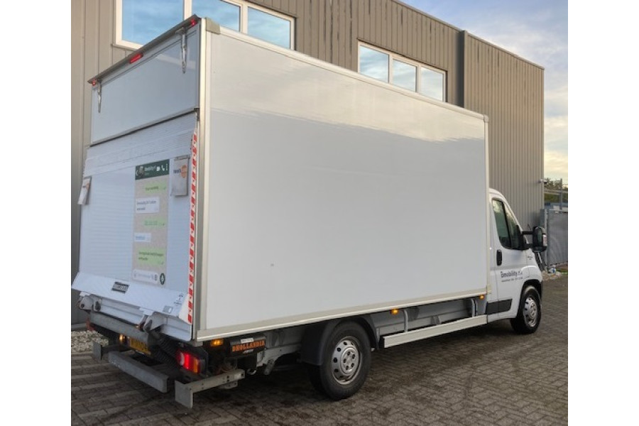 Bakwagen met laadklep 20m3 - Bmobility.nl - 2