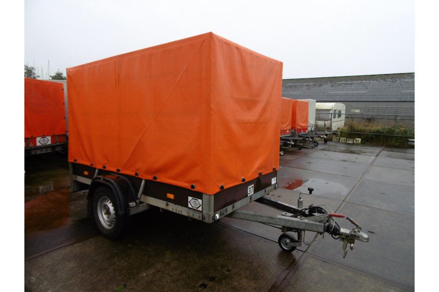 Gesloten aanhanger | Enkelas huif 2,5 meter - Aanhangwagenbedrijf van de Burgwal B.V. - 2
