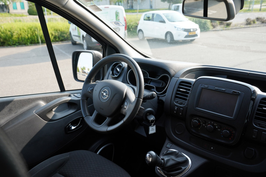 Personenbus 9 persoons - Automobielbedrijf Moret - 4