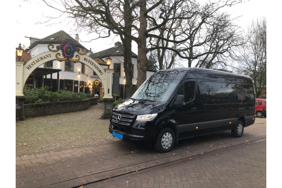 VIP mini touringcar - 8 personen - deBusSpecialist - deLimoSpecialist - 2