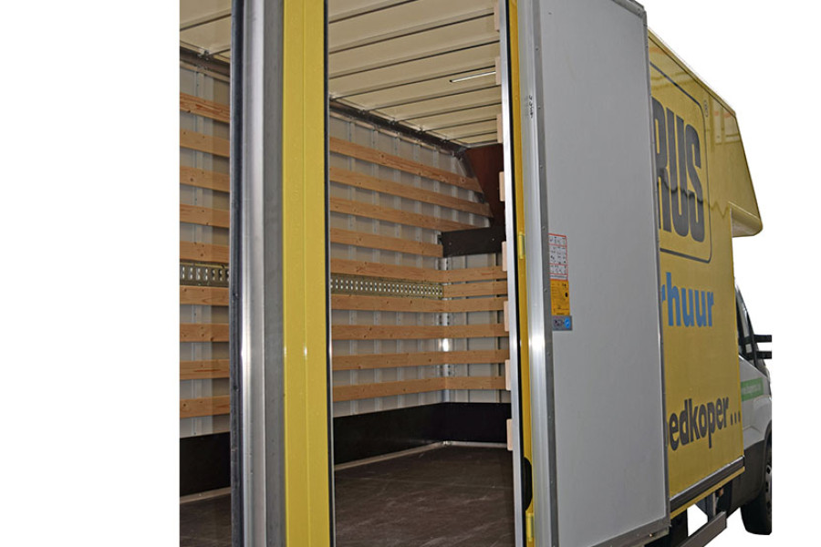 Bakwagen met laadlift - Kuperus Autoverhuur - 4
