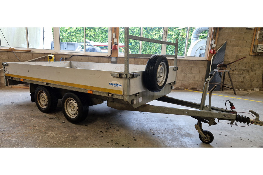 Platte aanhangwagen - Vugts Verhuur - 1