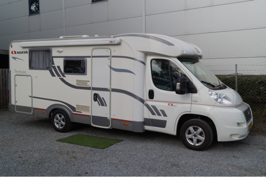 Half-integraal camper - Ikwileencamperhuren.com - 1