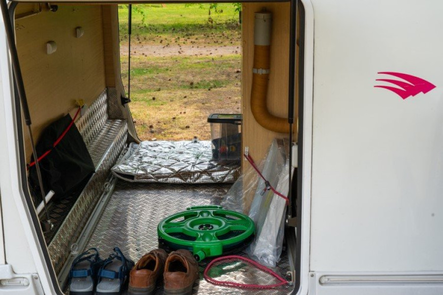 Half-integraal camper - Ikwileencamperhuren.com - 1