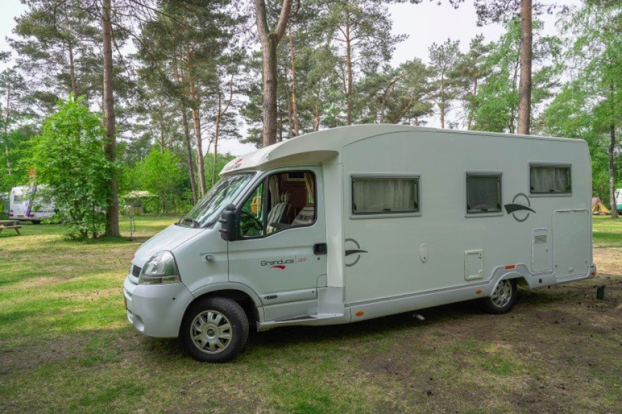 Half-integraal camper - Ikwileencamperhuren.com - 1