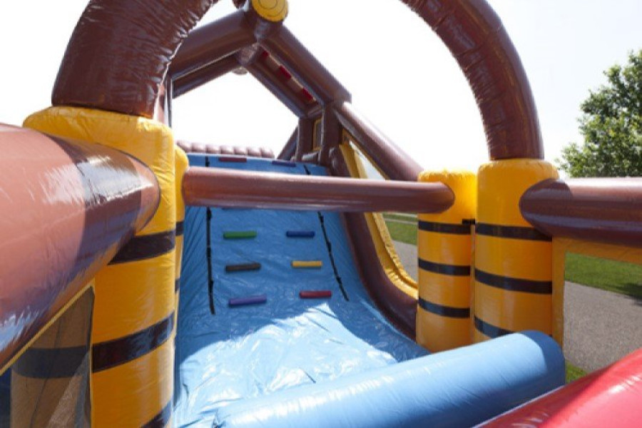 Hindernisbaan | Piratenschip - Yvons springkussenverhuur - 1