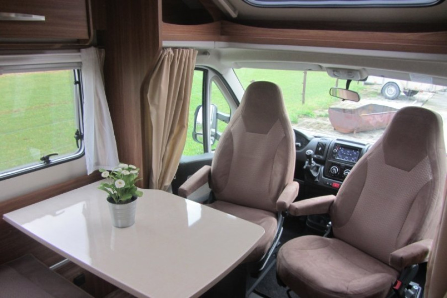 Half-integraal camper | Fiat Carado T348 - Compacte Campers - 1