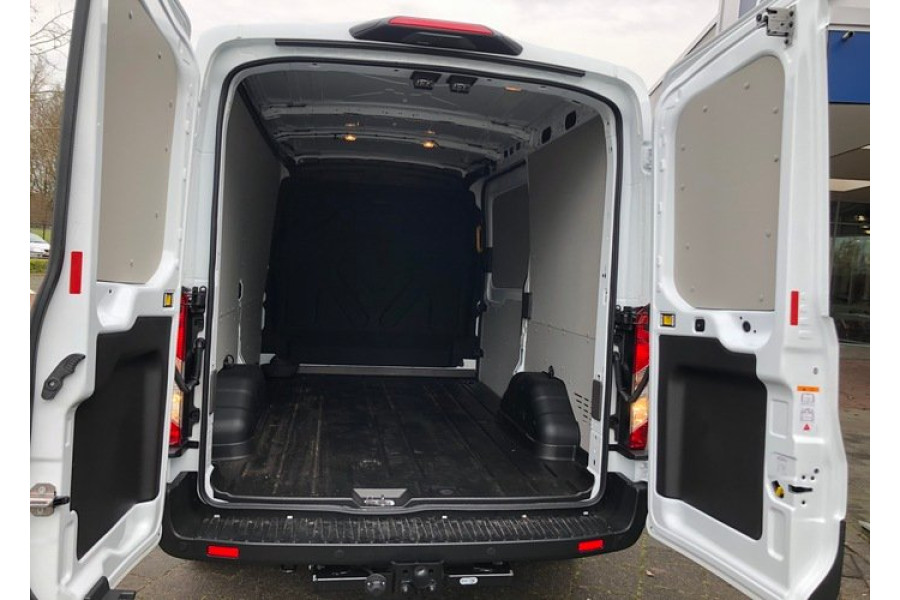 Bestelauto | Ford Transit - Autobedrijf Roeleveld - 1