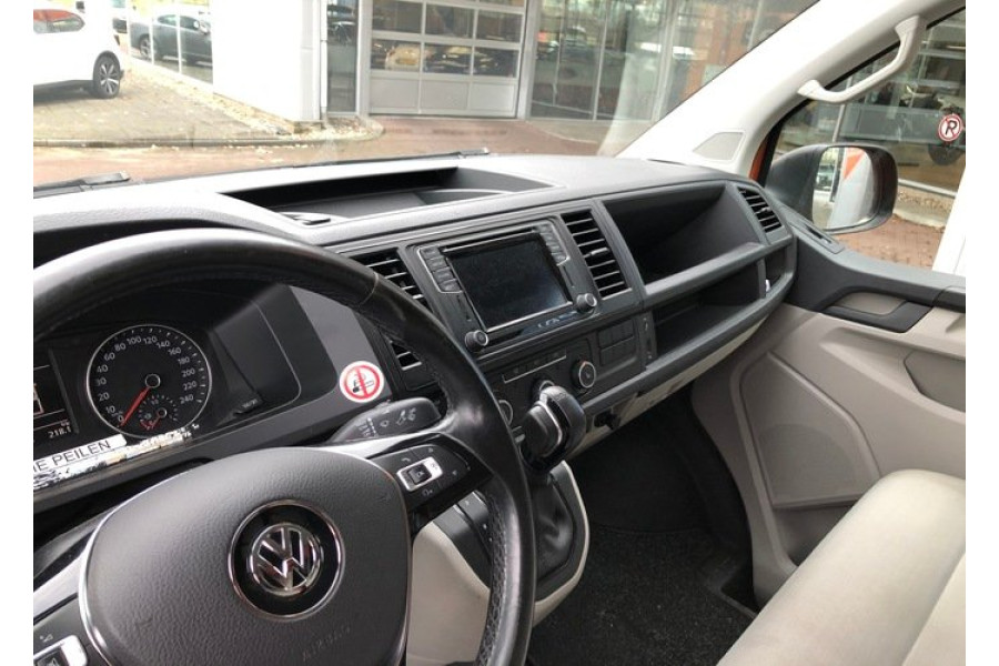 Bakwagen met laadklep | VW Transporter - Autobedrijf Roeleveld - 1