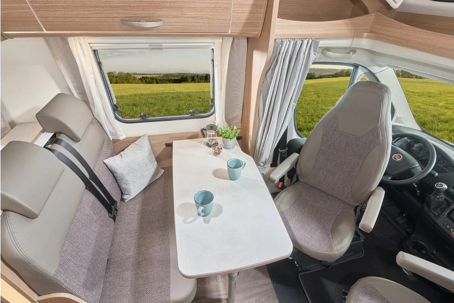 Sunlight T67S automaat - Camperverhuur aan de Vecht - 3