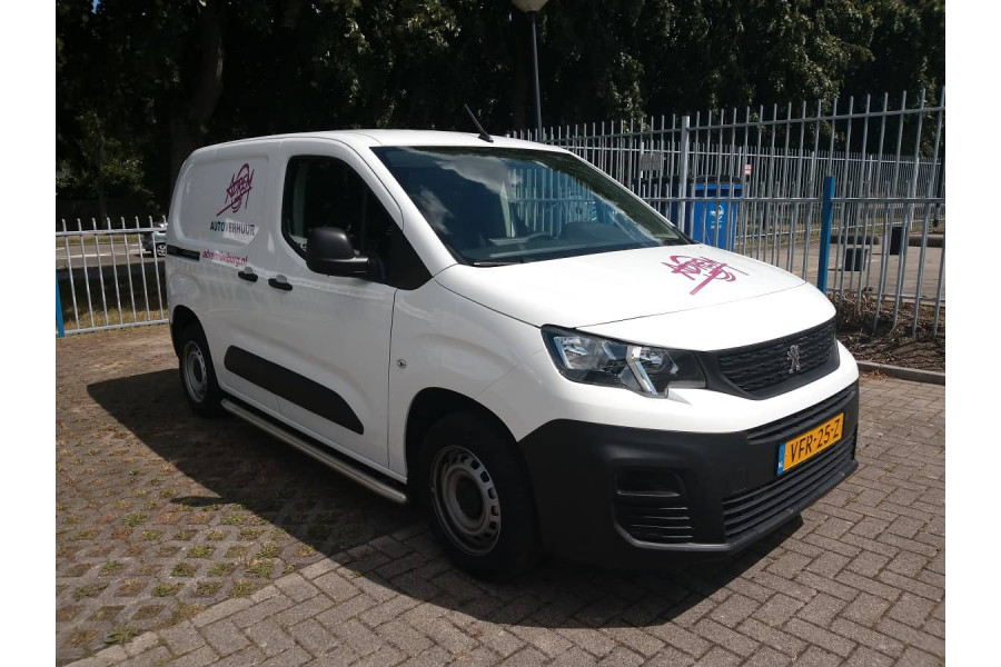 Bestelauto - Autoverhuur Limburg - Peugeot Partner - zijaanzicht