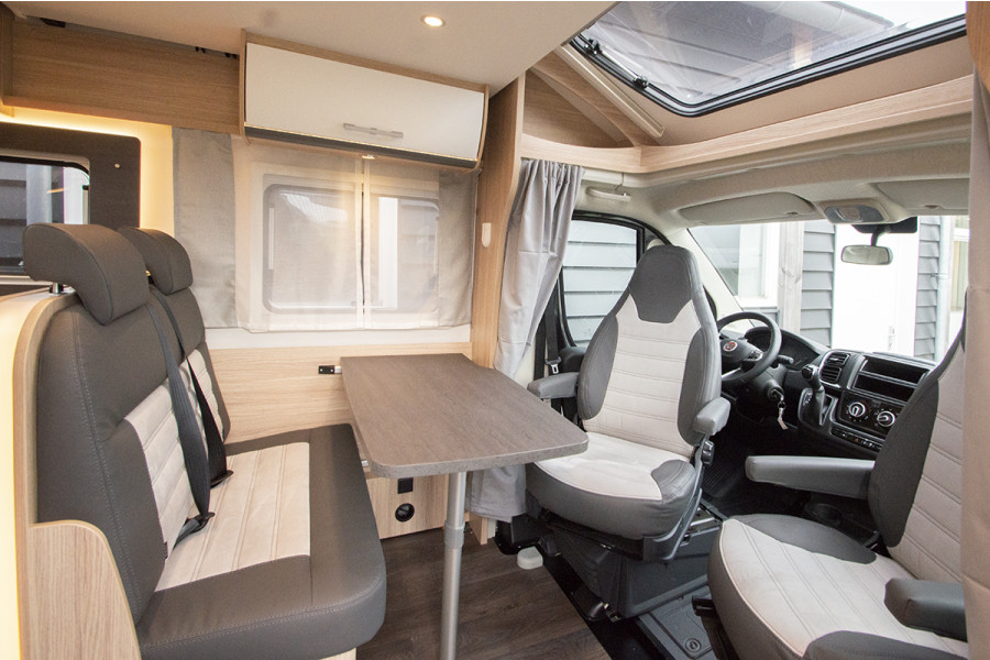 Camper 4 persoons - Campers & Cars - 2