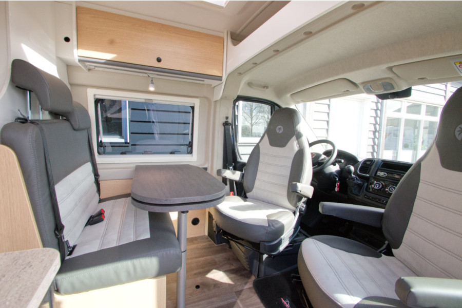 Buscamper Sunlight Cliff 600 - Campers & Cars - 10