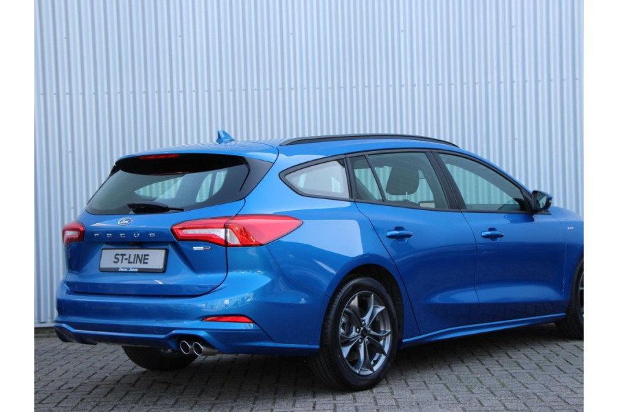 Stationcar - Ford Focus Wagon - Adrem Limburg - zijaanzicht blauw