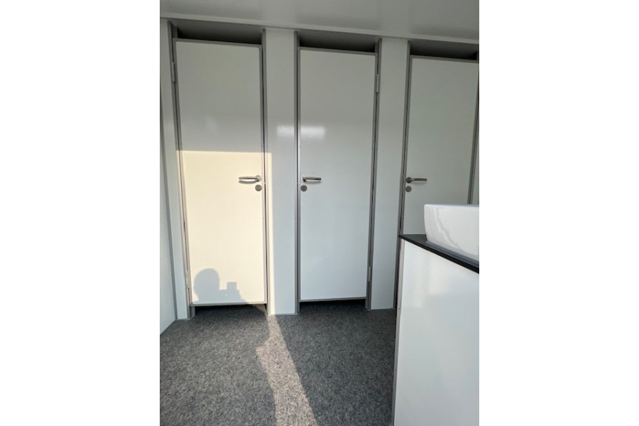 3-1-3 mobiele toiletwagen - Kisteman-events - 3