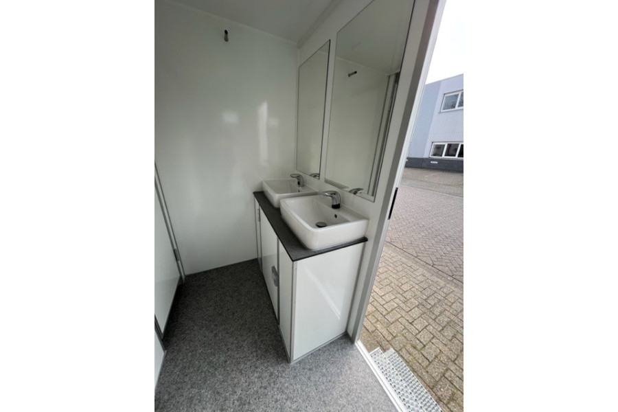 3-1-3 mobiele toiletwagen - Kisteman-events - 2