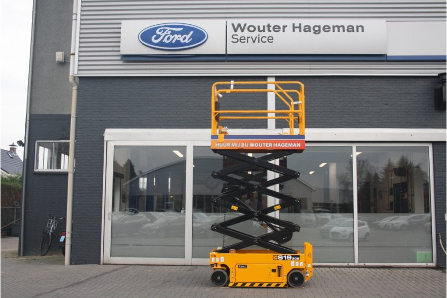 Schaarhoogwerker | Electrisch - Autobedrijf Wouter Hageman - 2