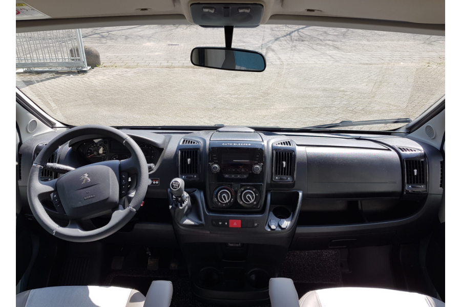 Auto-Sleeper Warwick XL-4 - Dutch Bull Campers - 3