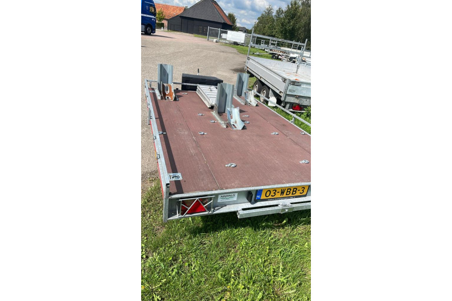 Motor 3x - Marinus Aanhangwagens Gilze - 1