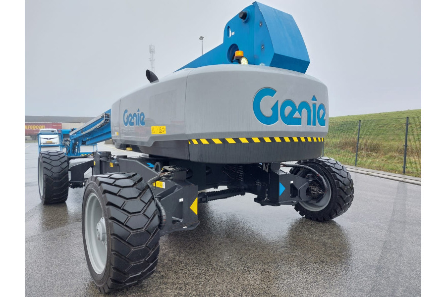 Telescoophoogwerker 40,1m - Van Adrighem - 10