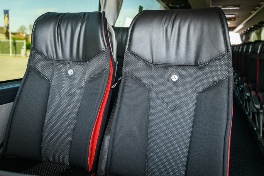 Tot 62 personen touringcar - Pouw Vervoer - 6