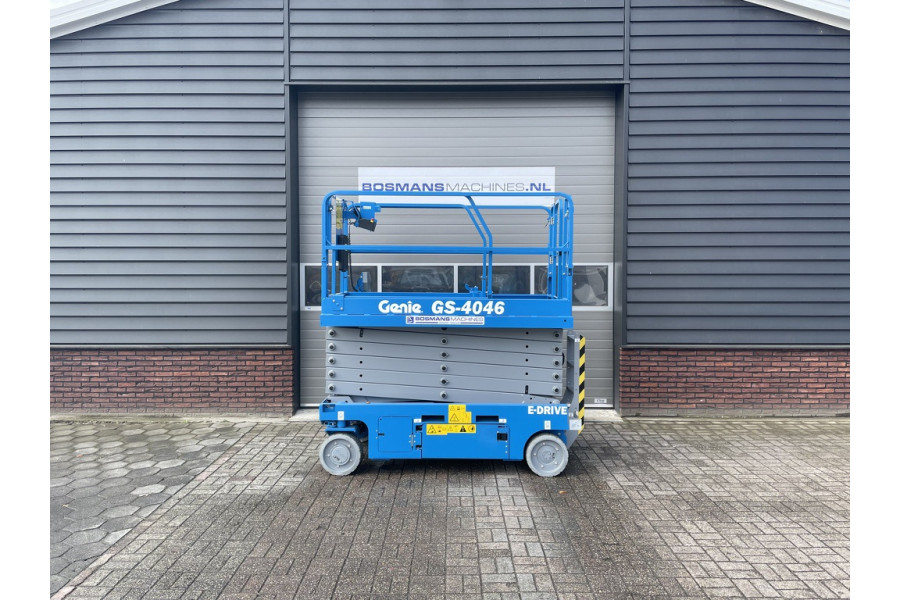 Schaarhoogwerker | 14m - Bosmans Machines B.V. verhuur - verkoop - 1