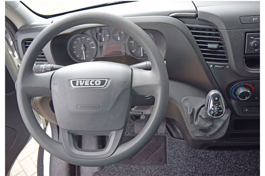 Bakwagen met laadlift - Kuperus Autoverhuur - 3